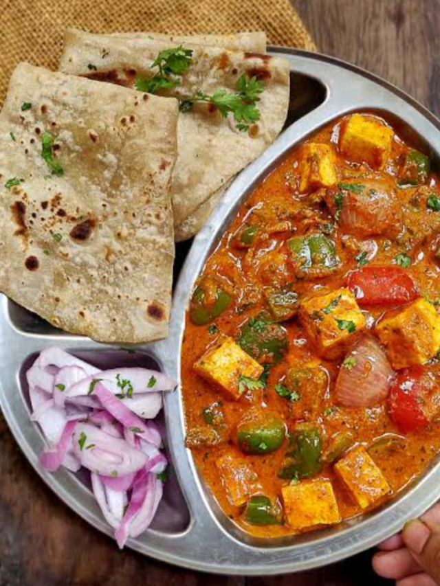 पनीर बनाने के लिए ताजा और फुल क्रीम दूध का इस्तेमाल करें। इससे पनीर अधिक गाढ़ा और स्वादिष्ट बनेगा।